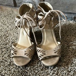 CL by Laundry nude wedge heals